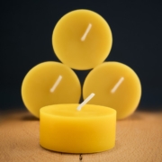 maxi-teelichter-bienenwachs-6cm-lange-brenndauer